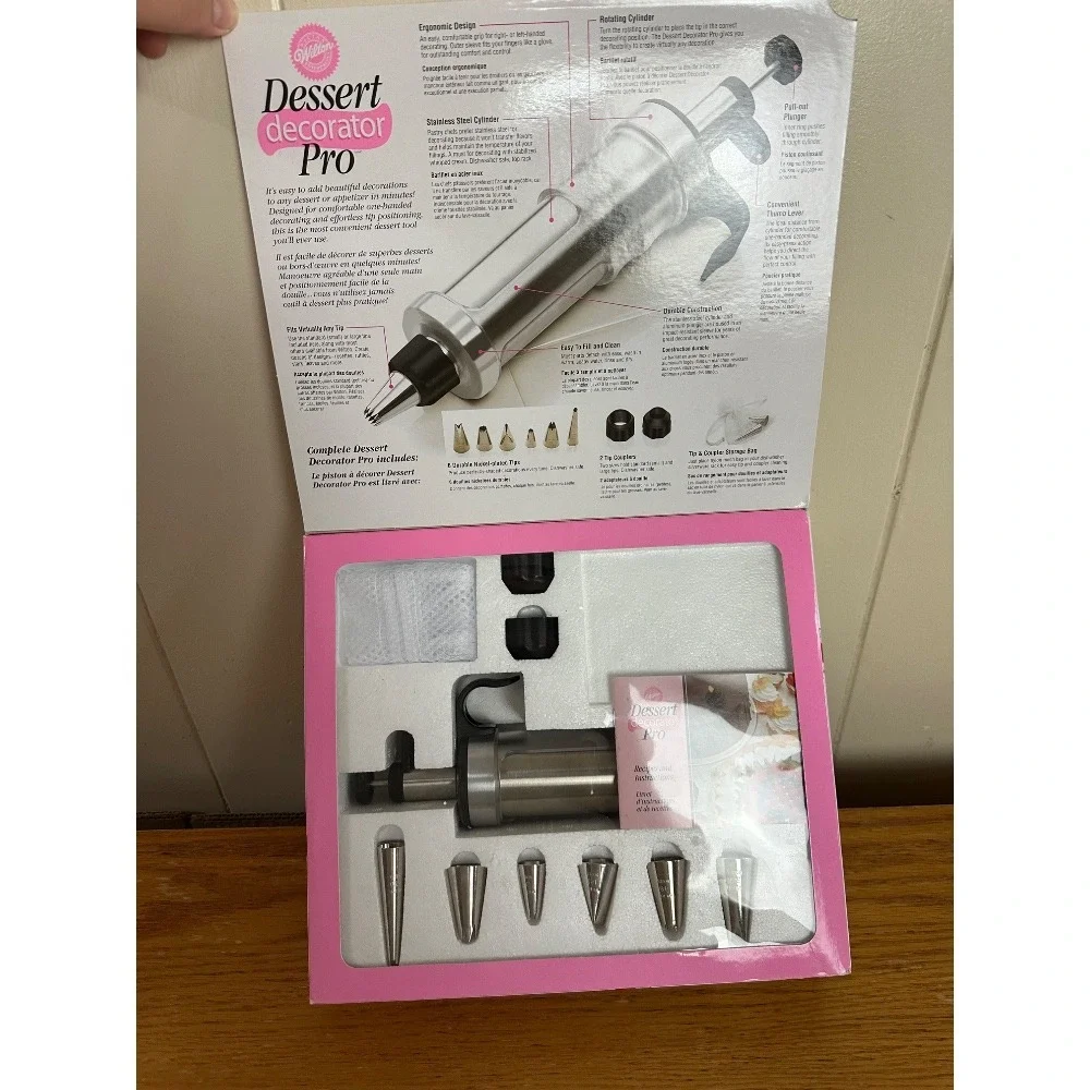 Wilton Dessert Decorator Pro Piping Tool‎ Kit 6 Tips Easy One-Hand Operation